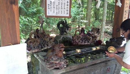 手水@新屋山神社