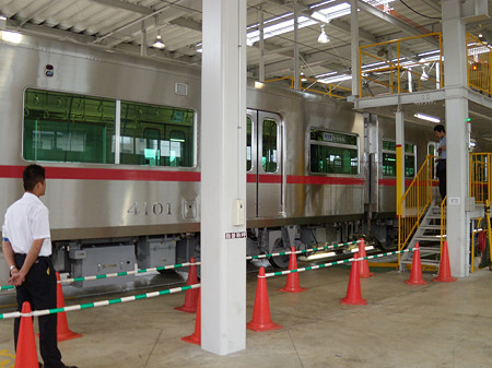 4000系4001F庫内