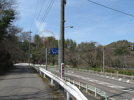 動物園駅裏の道路1