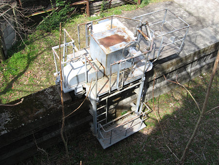 モノレール牽引機