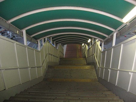 新羽島駅階段