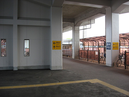 味岡駅綺麗になった構内