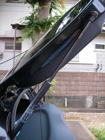 147TS_トランク油圧ダンパー