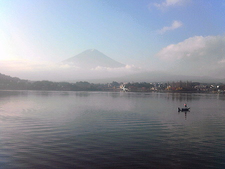 河口湖から富士山 　携帯で