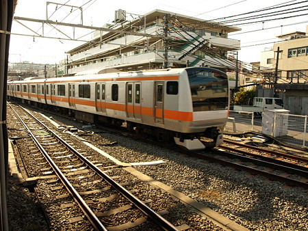 E233系中央線(拝島駅)