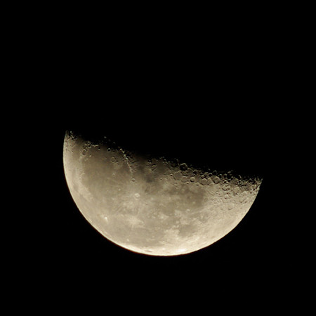 １２月２日午前１時の月