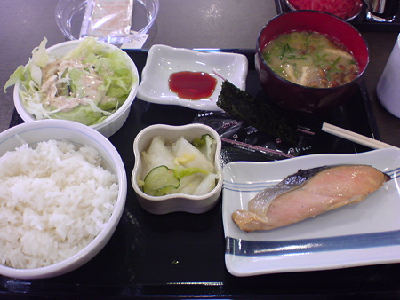 なか卯 鮭定食+サラダ