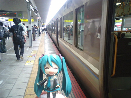 ミク:「姫路駅に到着です! 次は18分待って、播州赤穂行きですね」