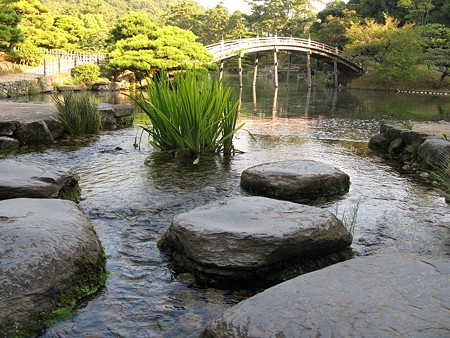 偃月橋（えんげつきょう）