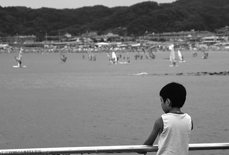 海を見る少年・・