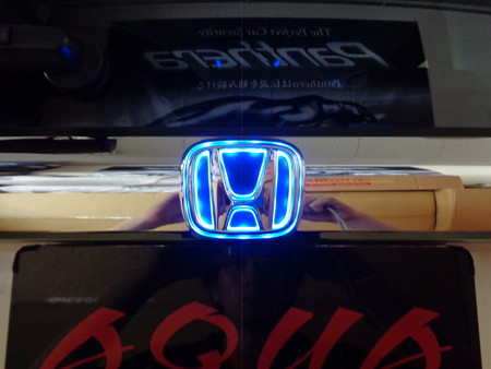 Ｎ－ＢＯＸ　エンブレムＬＥＤ取付　リア