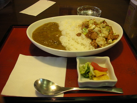 古地鶏ケイチャンとビーフカレー