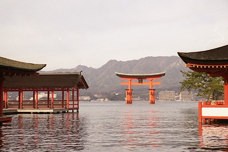 海の上の回廊